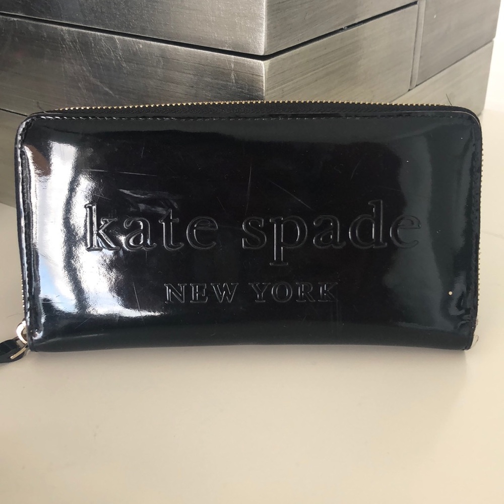 Kate Spade zip around wallet